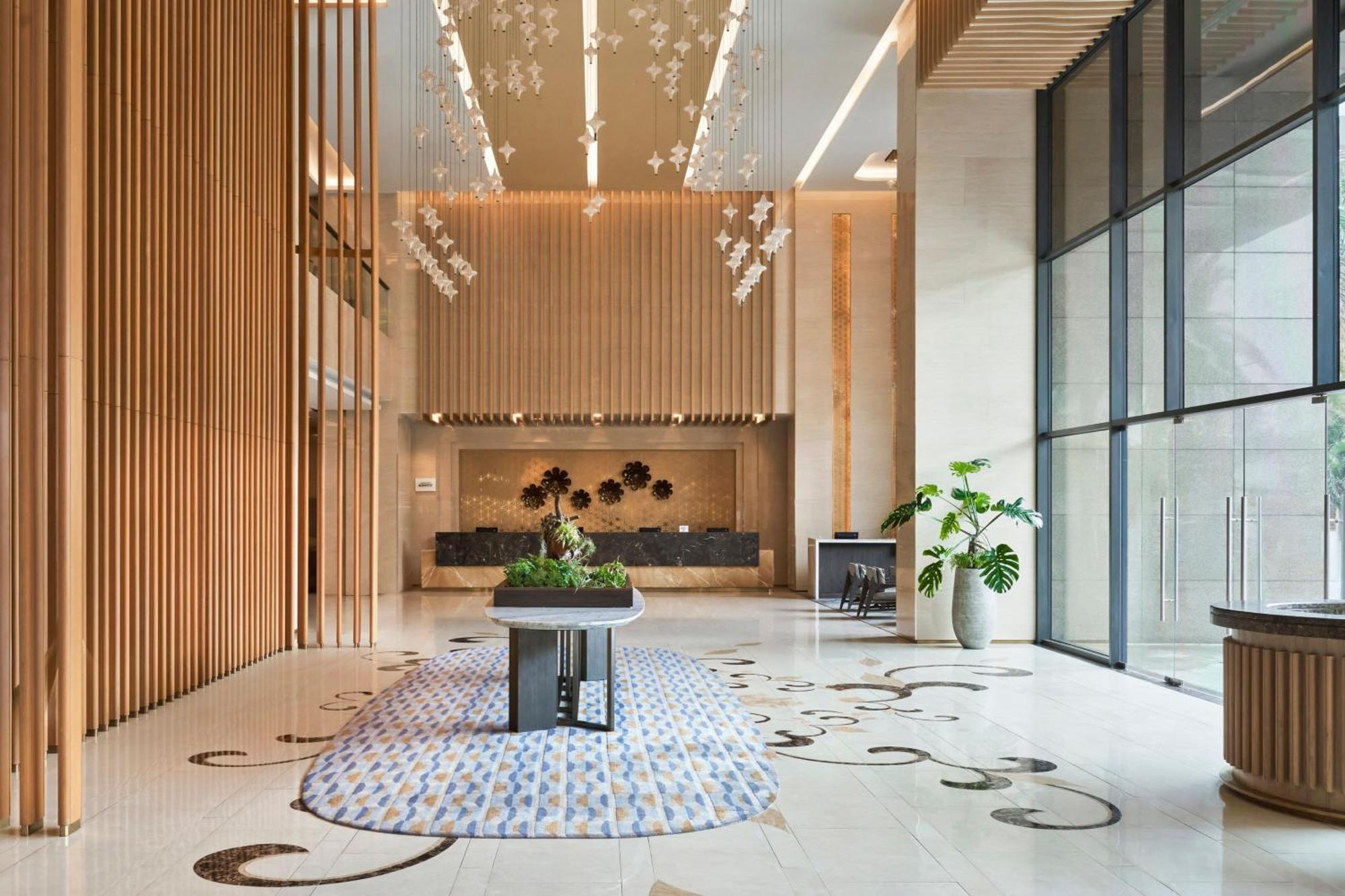 Sheraton Can Tho Bagian luar foto The lobby of the hotel